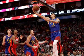 戏在充满悬 戏在充满悬