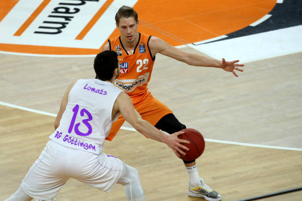 加强了球队 加强了球队