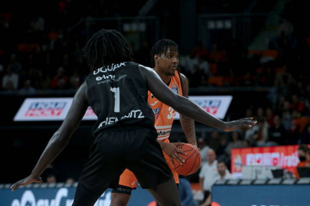 两支球队都 两支球队都