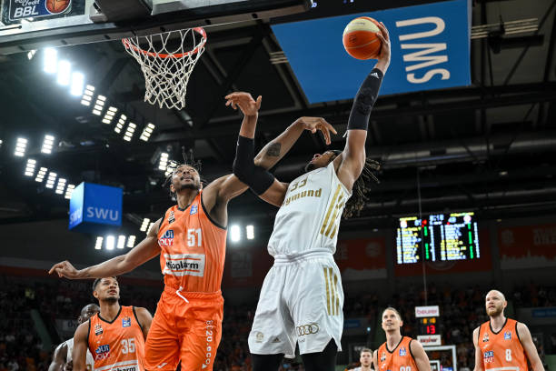 河南队试图 河南队试图