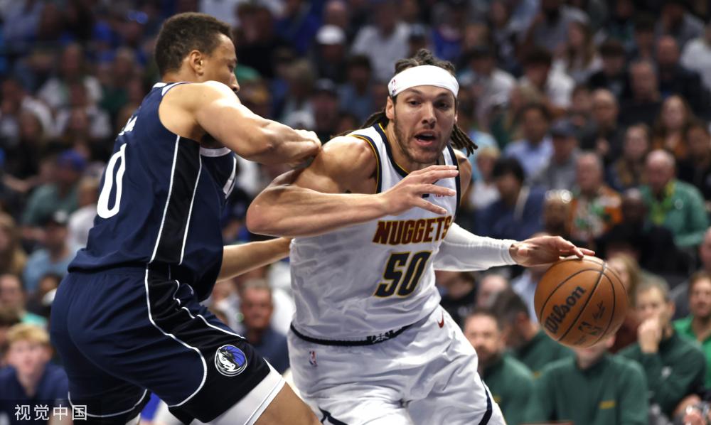 的前锋在比 的前锋在比