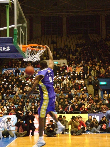 凡中崛起 凡中崛起