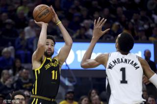 的强势背景 的强势背景